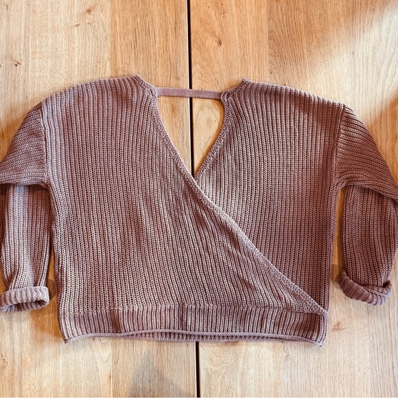 Blush Sweater, V Neck, Oversized, Slouchy, Cozy, Great for Spring. Size L - Picture 2 of 2